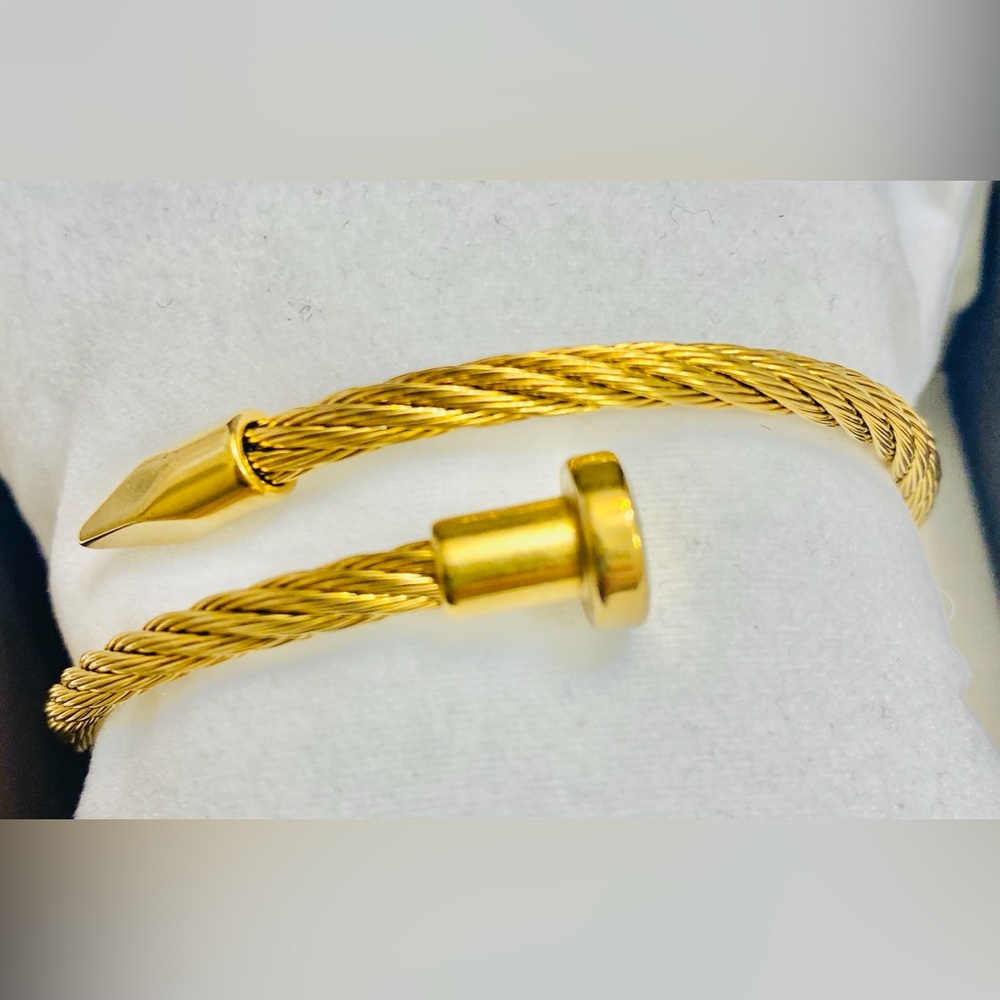 Gold Twisted Cable Bracelet